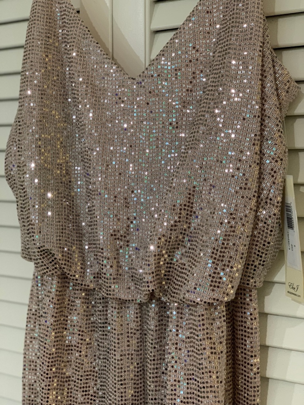 ELIZA J Sparkling Sequin V-Neck Evening Jumper in Champagne 8